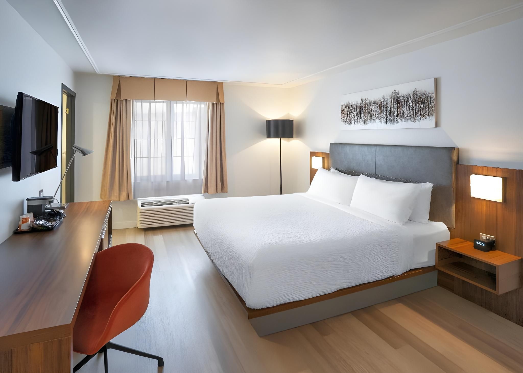 Quality Inn 1 King Bed, Nonsmoking 5