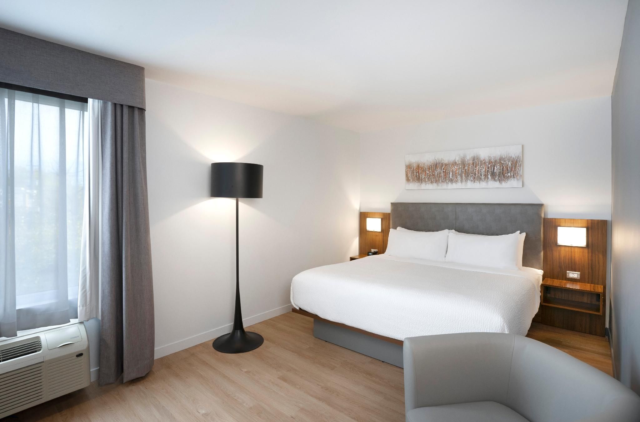 Quality Inn 1 King Bed, Nonsmoking 3