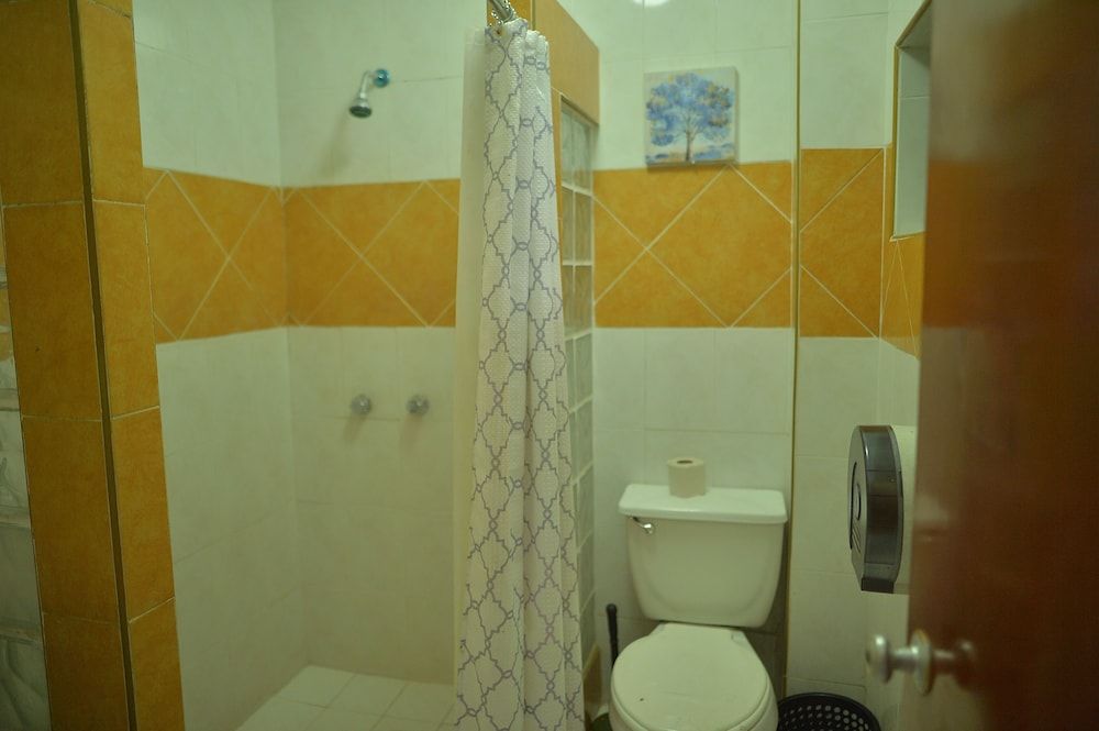 Hotel San Diego Standard Room, 2 Double Beds 9