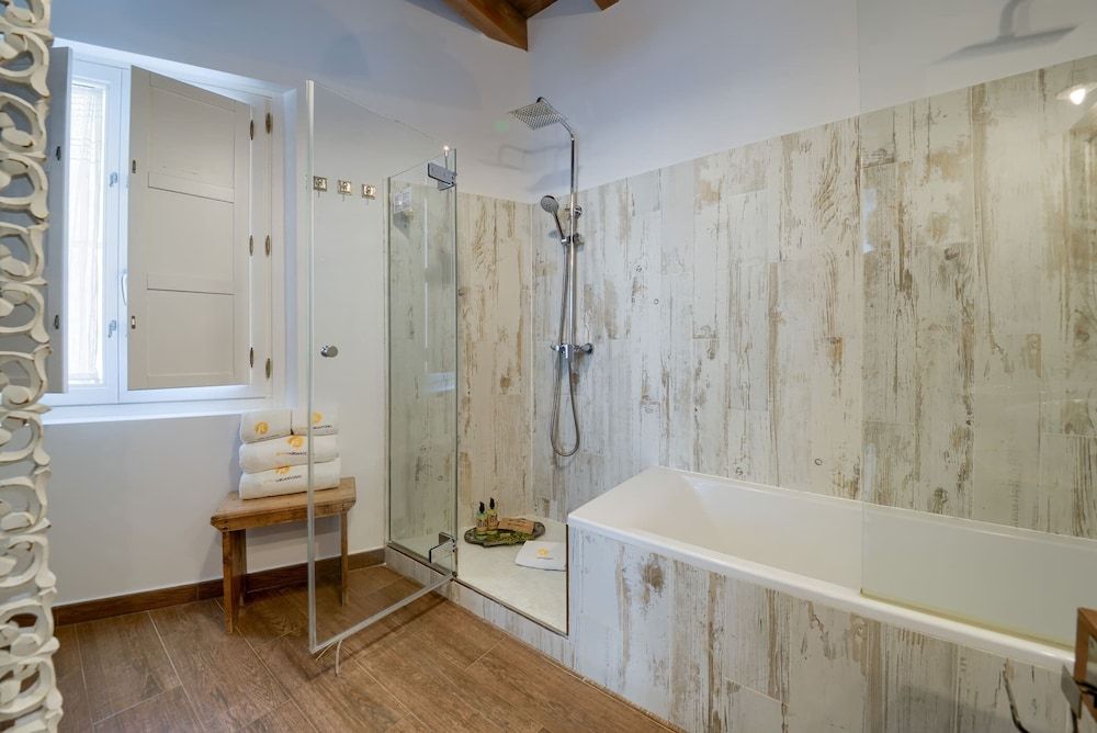 Hotel Argantonio Junior Suite (Zenobia) 2