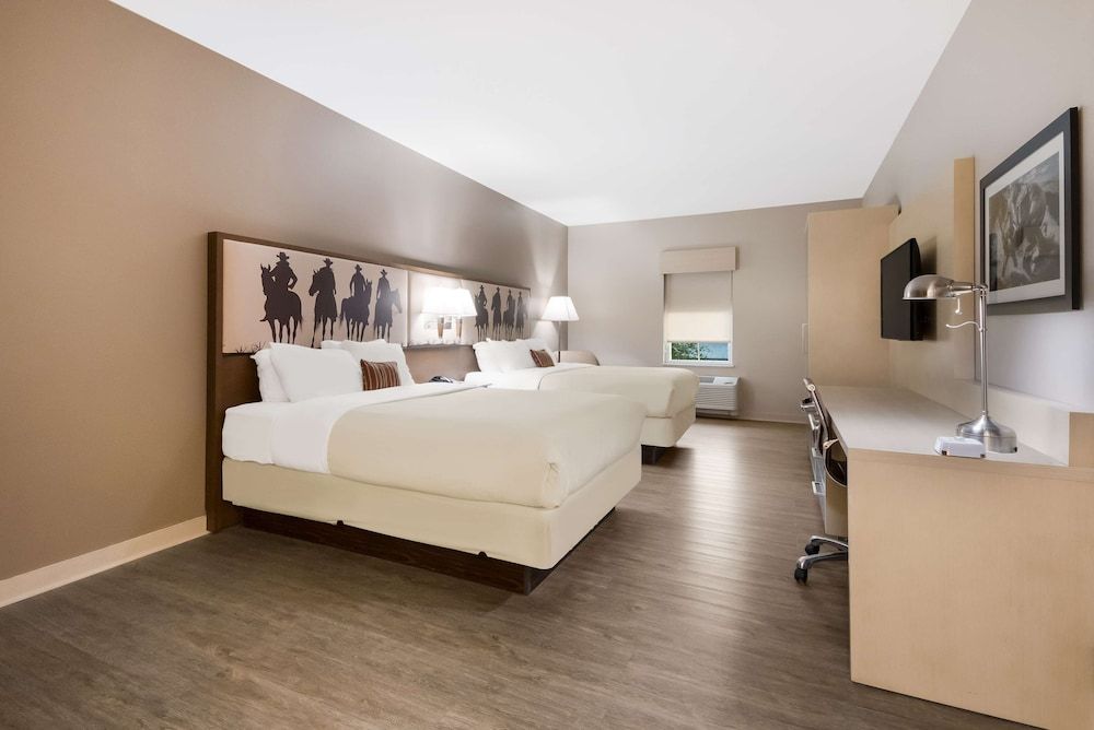 Suite, 2 Queen Beds, Non Smoking, Refrigerator & Microwave