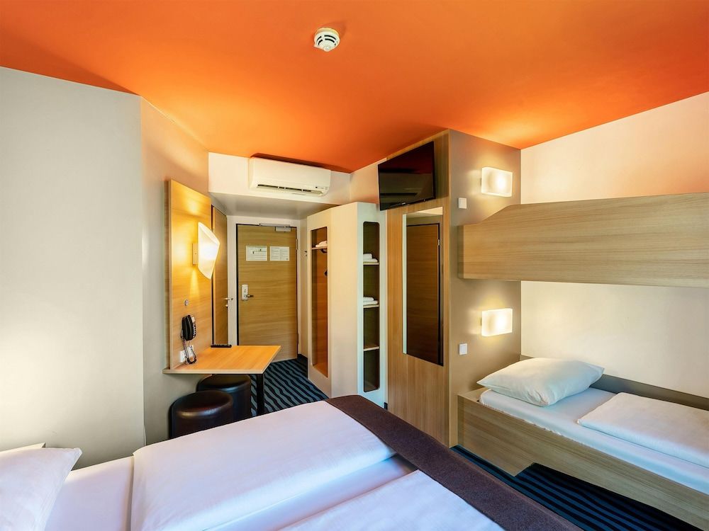 B&B Hotel Konstanz Quadruple Room