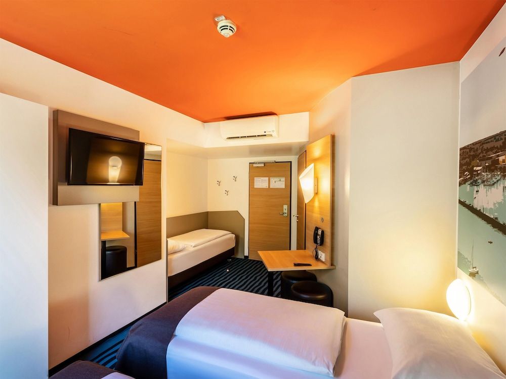 B&B Hotel Konstanz Triple Room 2
