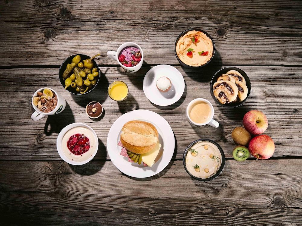 undefined B&B Hotel Düsseldorf-Airport 4