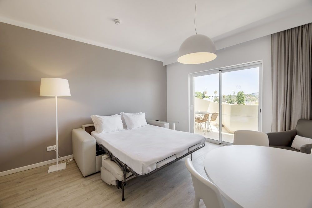Premium Apartment, 1 Bedroom, Pool View