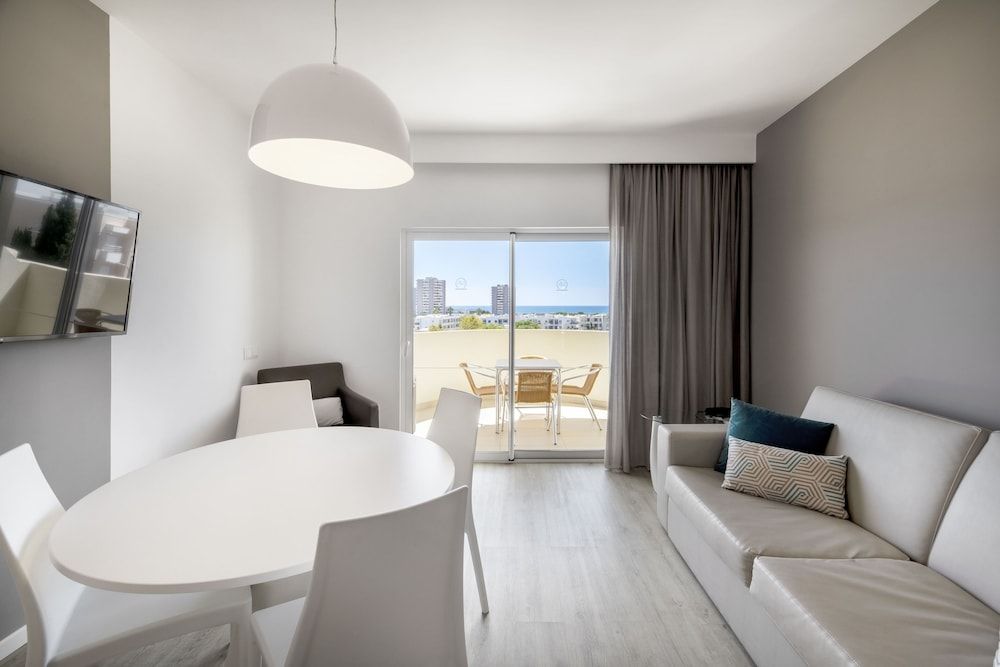 Premium Apartment, 1 Bedroom, Pool View