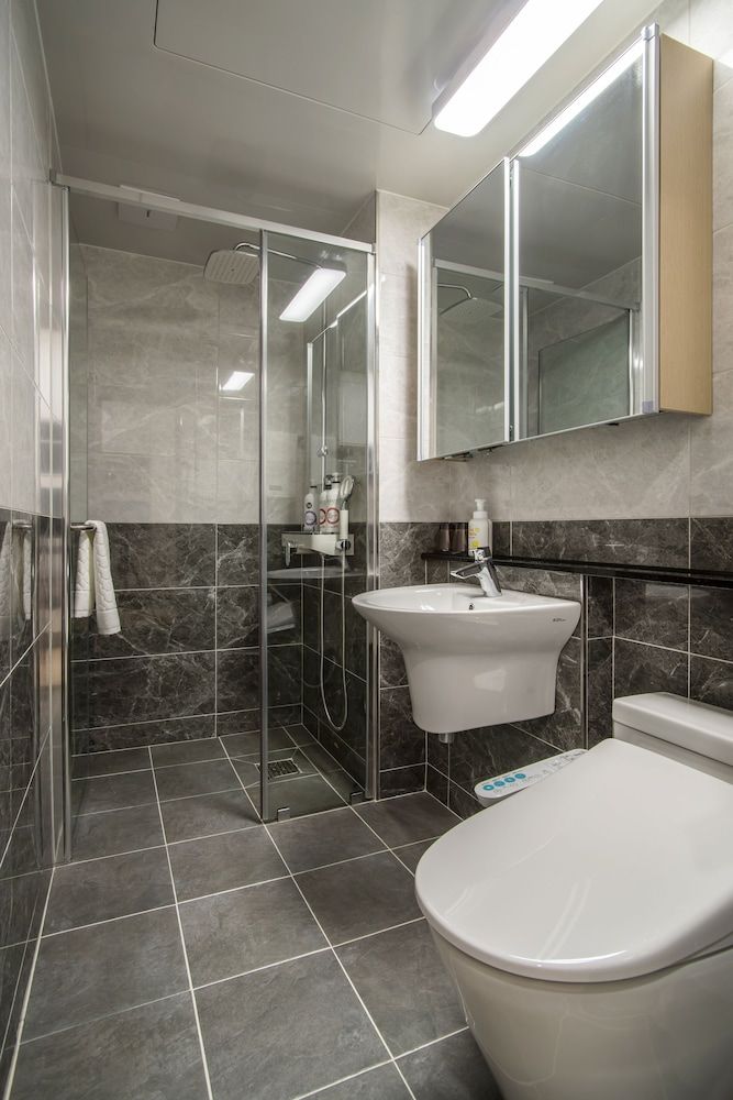 Jeju Centralpark Residence Economy Double Room 7