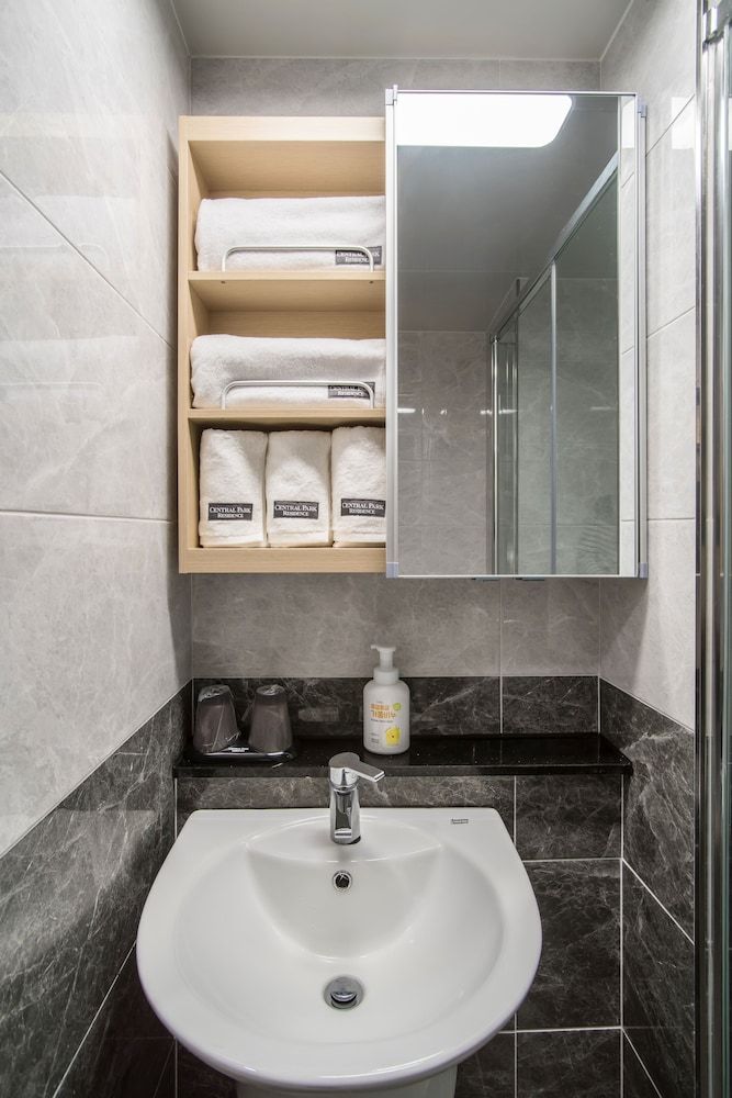 Jeju Centralpark Residence Economy Double Room 5