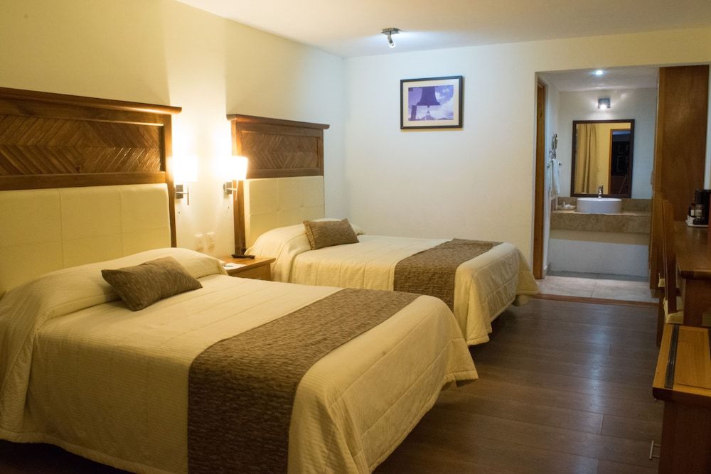 Plaza Magnolias Suites Standard Double Room, 2 Double Beds 2