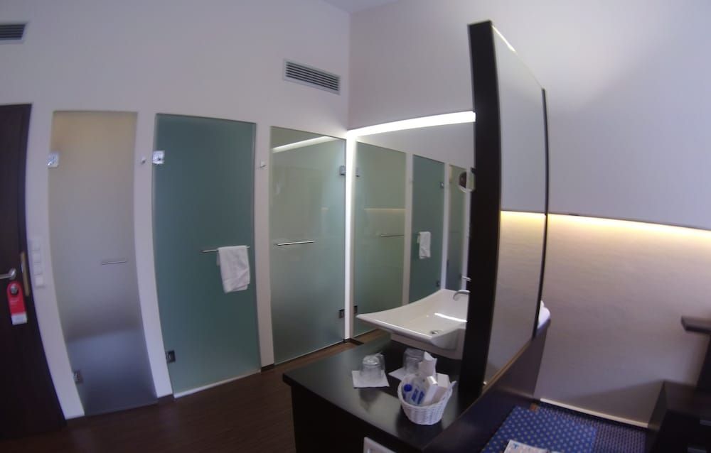 Hotel Victoria Double Room (Parkside) 7