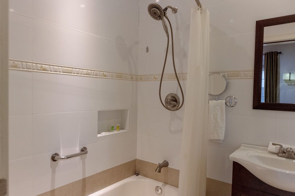 Frederick's Lodge Superior Room, Non Smoking 7