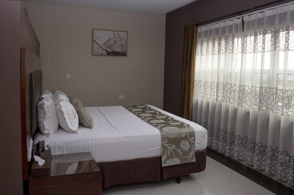 Frederick's Lodge Junior Room 2