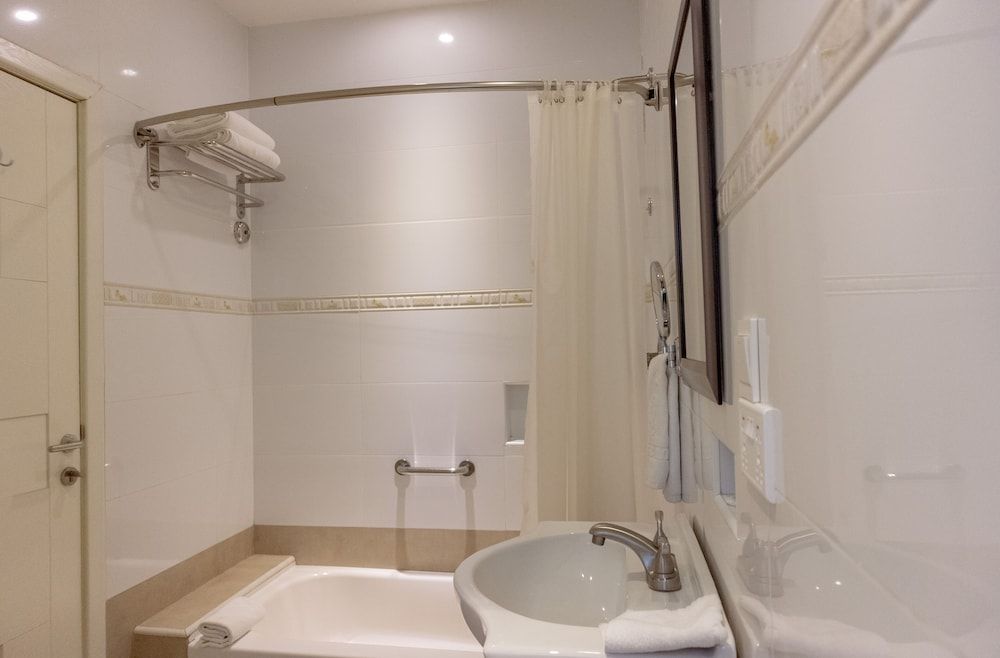 Frederick's Lodge Superior Room, Non Smoking 8