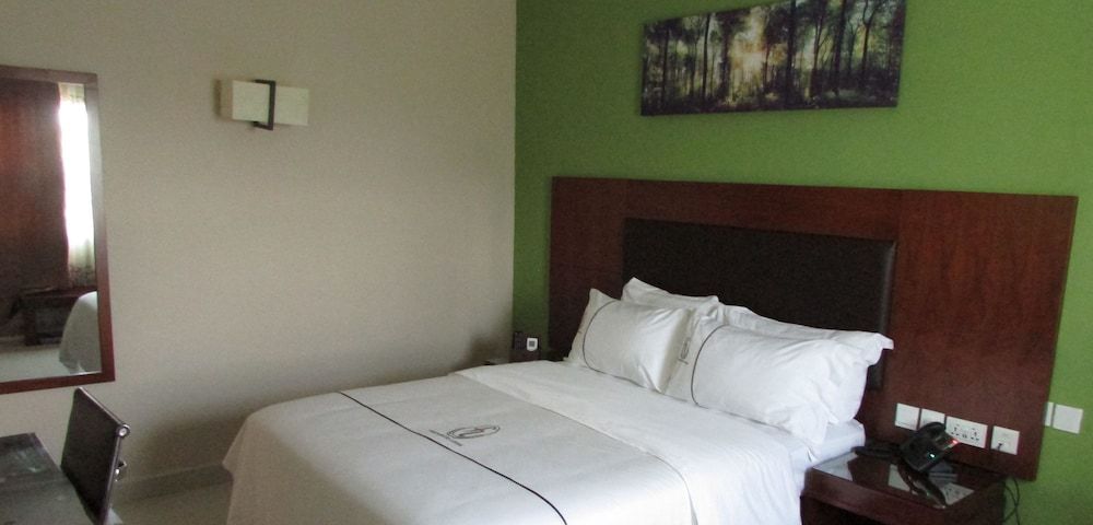 Frederick's Lodge Standard Room, 1 Queen Bed 5