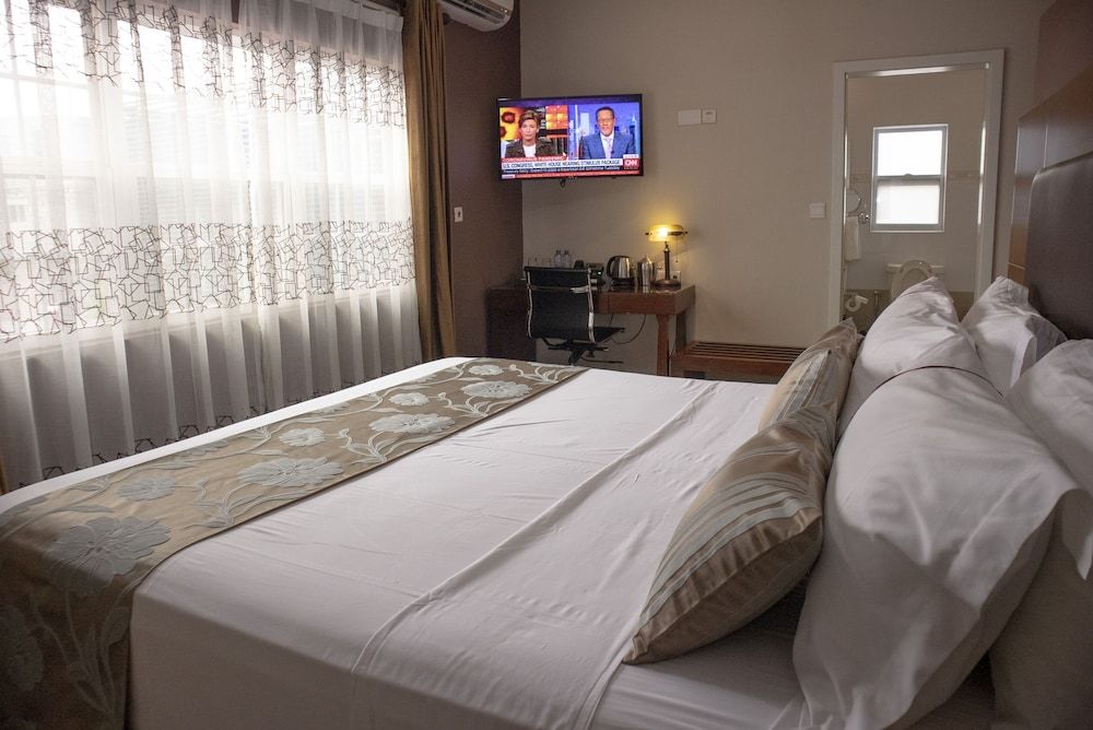 Frederick's Lodge Junior Room