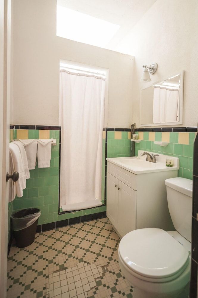 Amargosa Opera House Standard Room, 1 Queen Bed 9