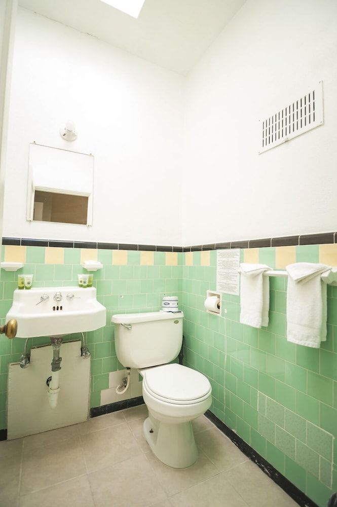 Amargosa Opera House Standard Room, 1 King Bed 9