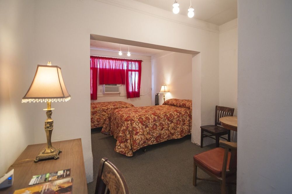Amargosa Opera House Standard Room, 2 Double Beds