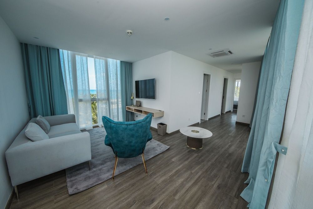 Ocean V Hotel Panoramic Suite 4