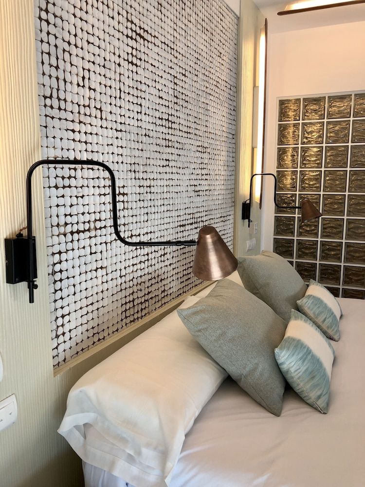 undefined Hotel Lux isla 5