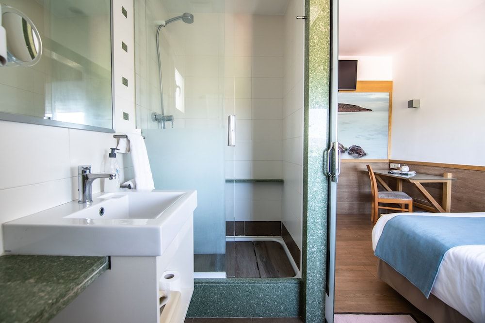 Hotel Lux isla Single Room 3