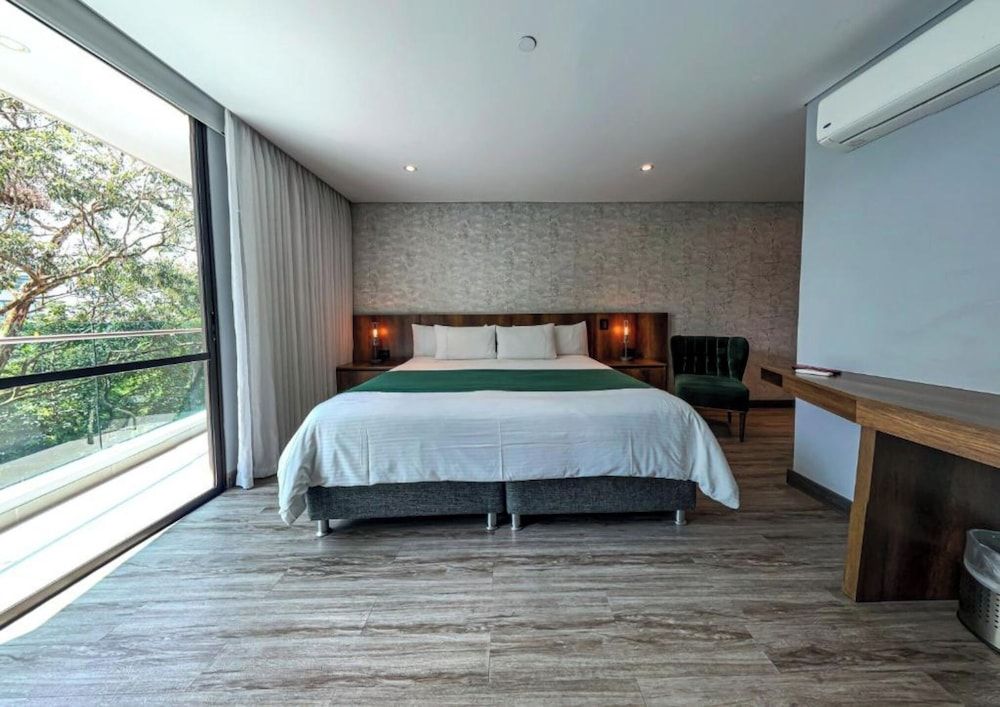 Deluxe Room, Balcony