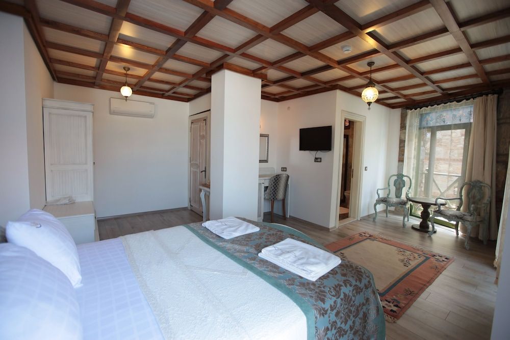 Celsus Boutique Hotel Deluxe Double Room 8