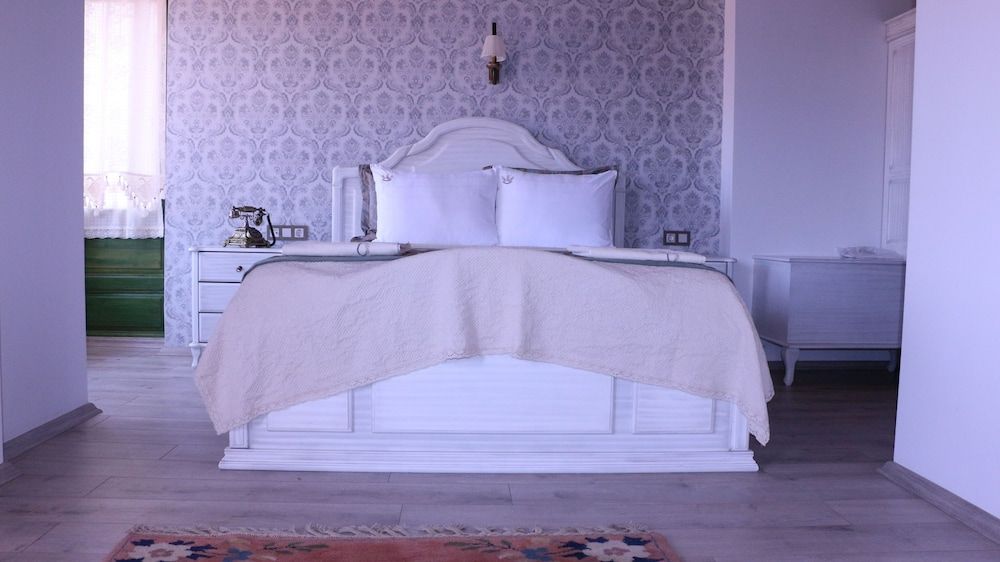 Celsus Boutique Hotel Deluxe Double Room 2