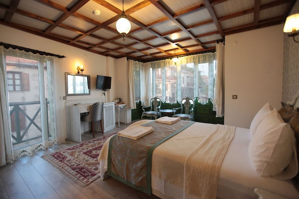 Celsus Boutique Hotel Deluxe Double Room 3