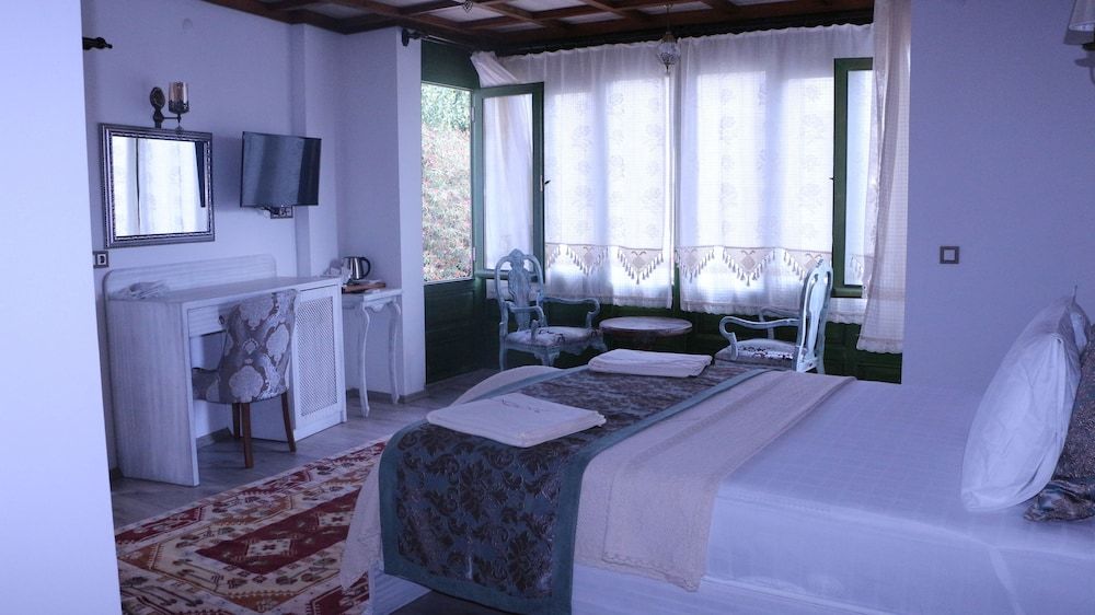 Celsus Boutique Hotel Deluxe Double Room