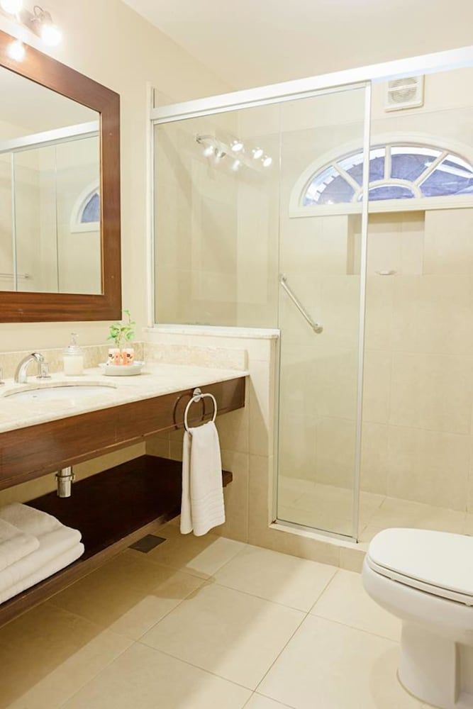 Las Lomas Casa Hotel Classic Room, 1 King Bed, Microwave 18