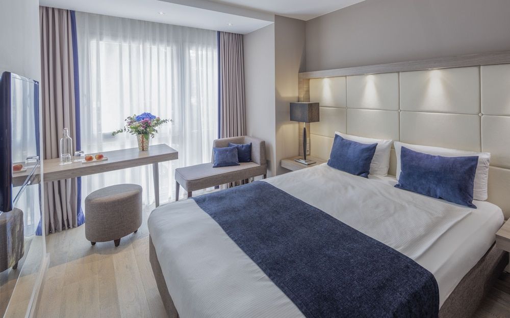 undefined The Alex Hotel 6