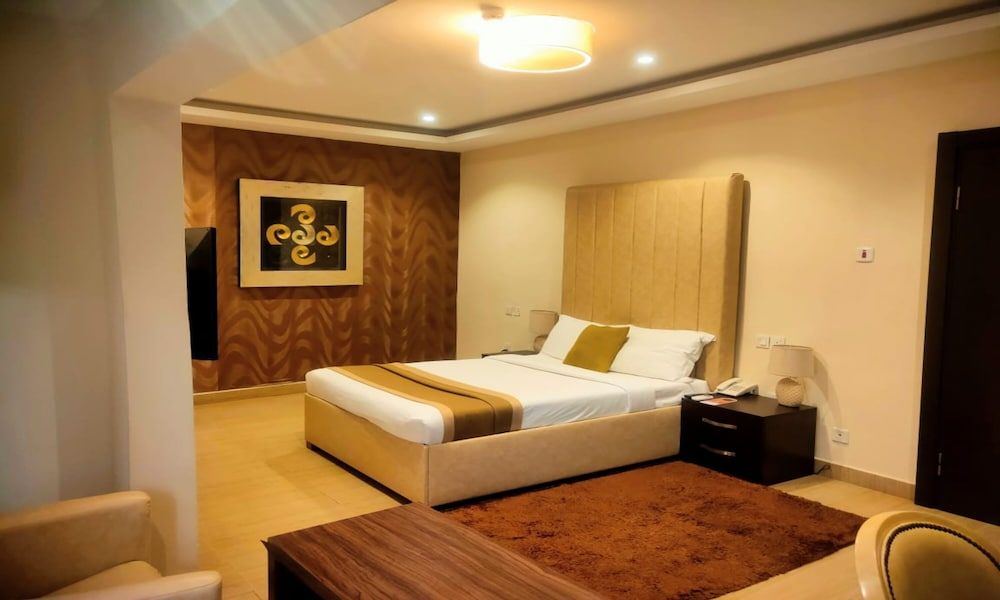 Standard Room, 1 Queen Bed