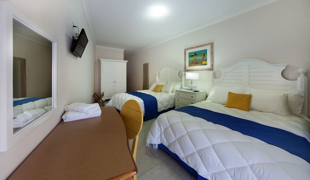 Port View Guest House Standard Quadruple Room 3