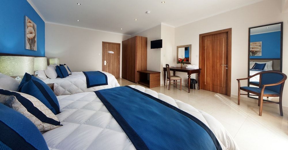 Port View Guest House Standard Quadruple Room 2