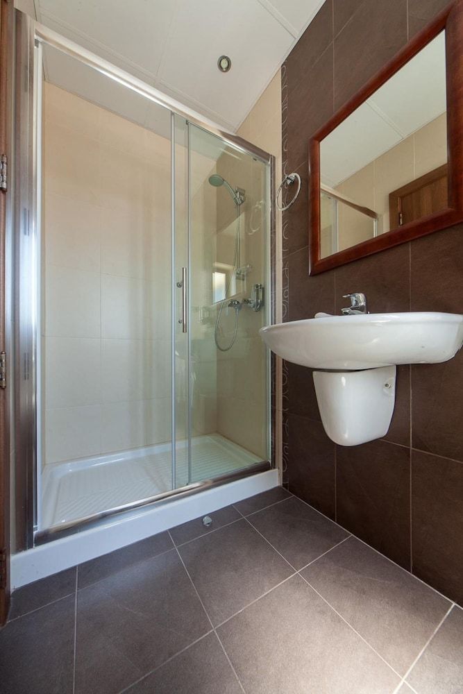 Port View Guest House Double or Twin Room, Sea View 4