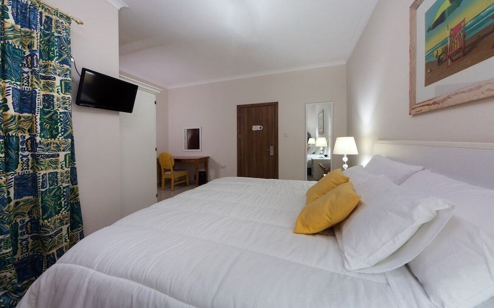 Port View Guest House Double or Twin Room, Sea View 2