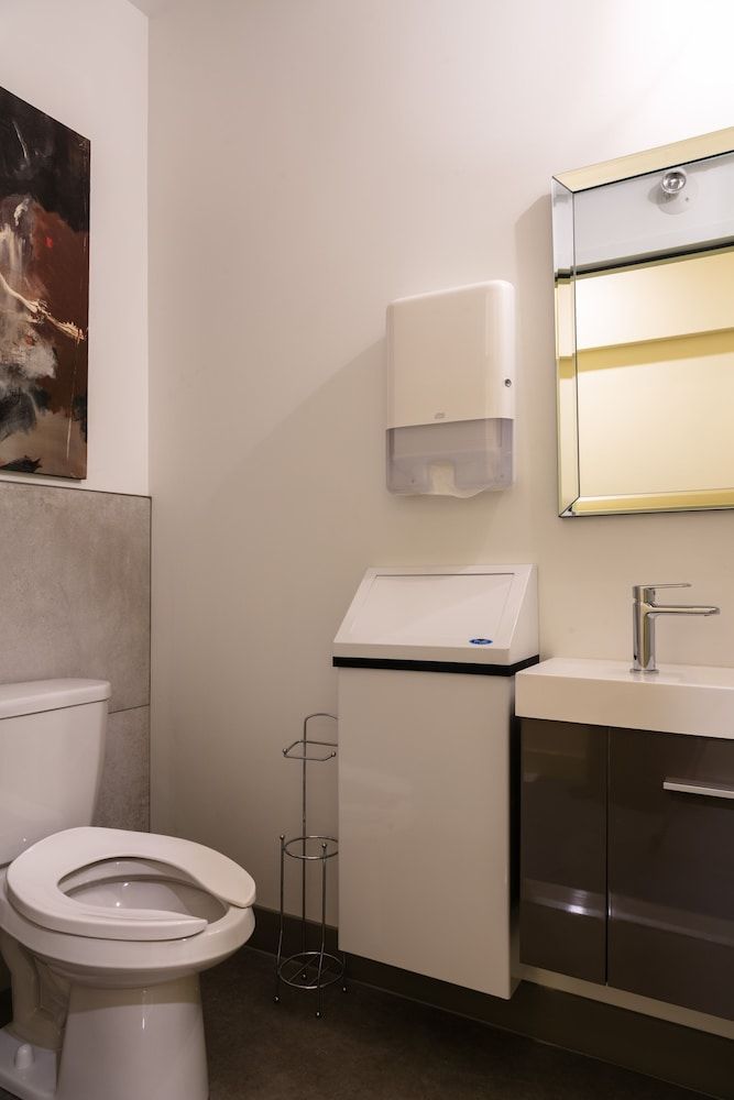 QBEDS Hostel Single Room 1 3