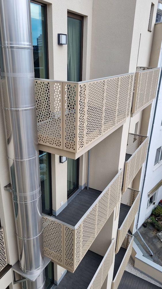 Fourty Three Luxury Serviced Apartments Comfort Studio, 1 Queen Bed, Balcony 9