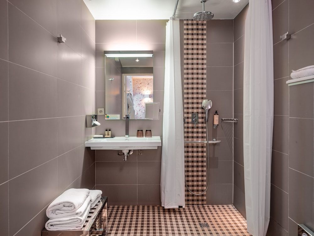 undefined Hotel Le Mareuil 9