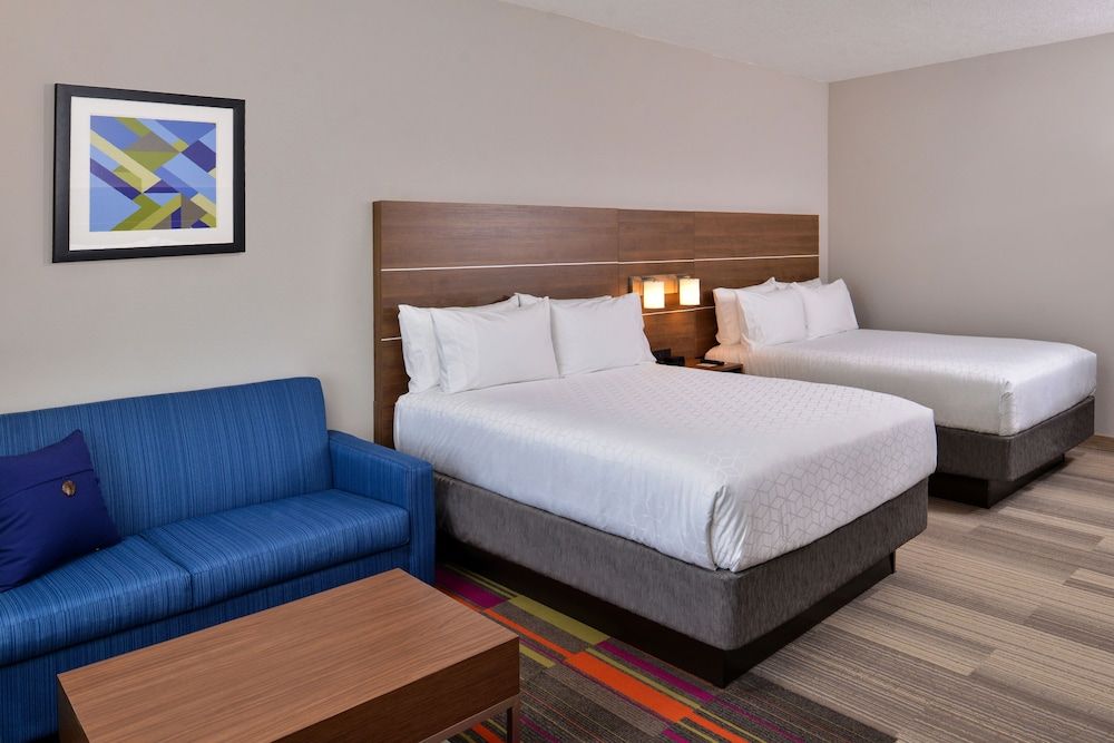 Suite, 2 Queen Beds, Non Smoking