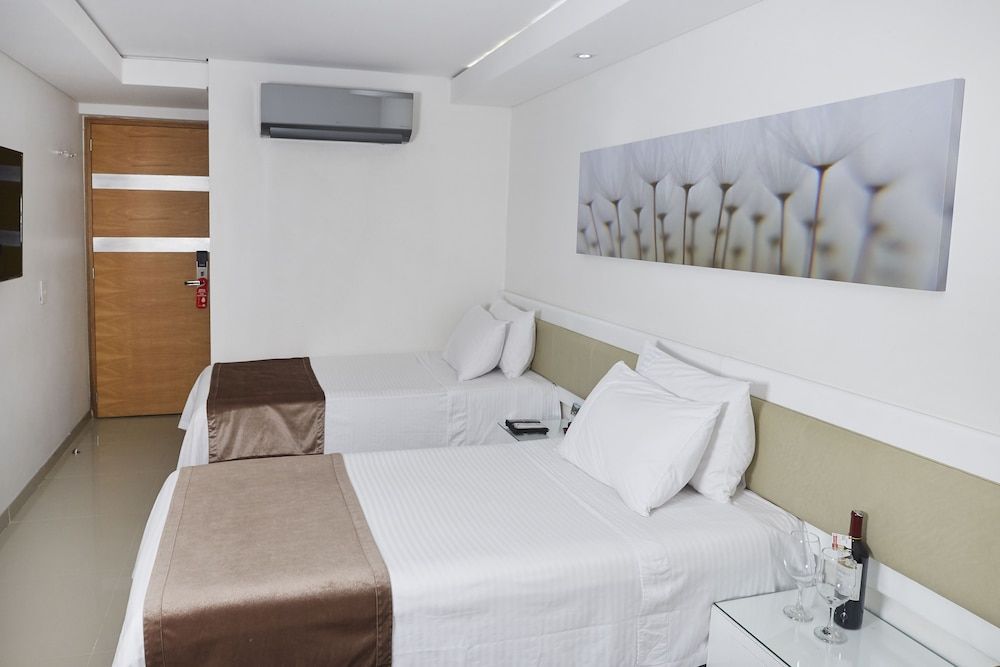 Hotel Zona A Triple Room 2