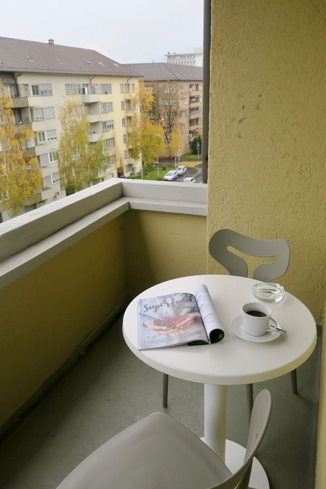 Zurich Furnished Homes Comfort Apartment, 1 Queen Bed with Sofa bed (incl. cleaning fee of 120 CHF) 7