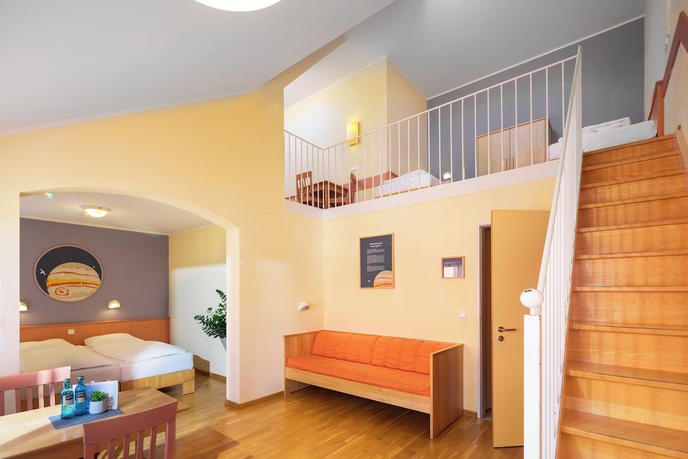 JUFA Hotel Nördlingen Gallery Quadruple Room 3