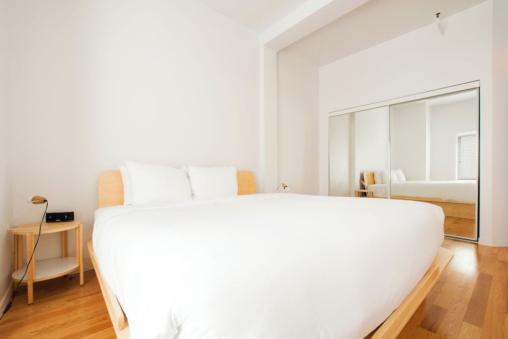 Les Lofts St-Roch by Les Lofts Vieux-Quebec Family Loft , King Bed (SR202) 3