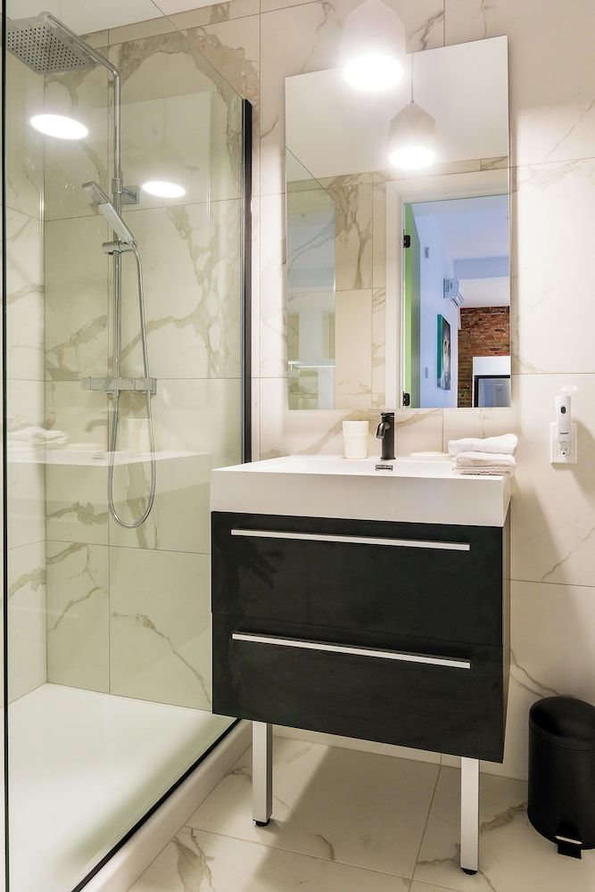 Les Lofts St-Roch by Les Lofts Vieux-Quebec Family Loft, 2 Bathrooms (SR102) 4