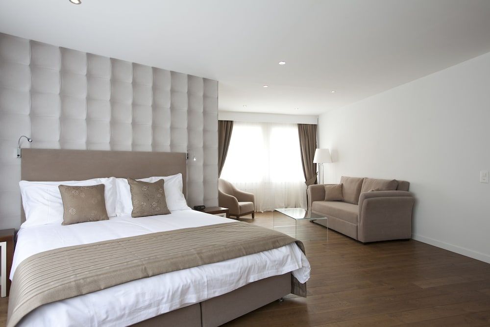 Hotel Alpha Junior Suite, Bathtub 3