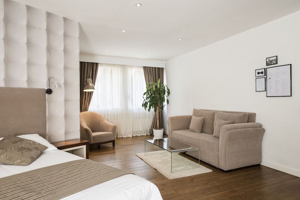 Hotel Alpha Junior Suite, Bathtub 2