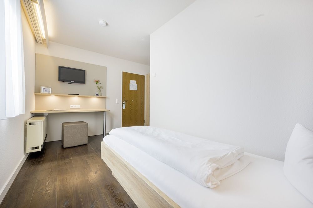 Classic Single Room