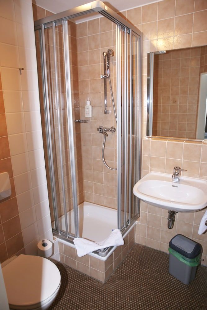 Landhotel Traube Classic Double Room 4